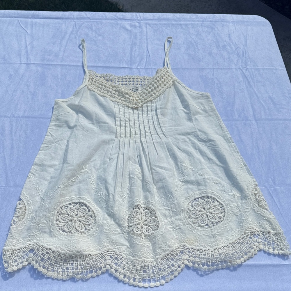 Acemi Cream Crochet Detail Top